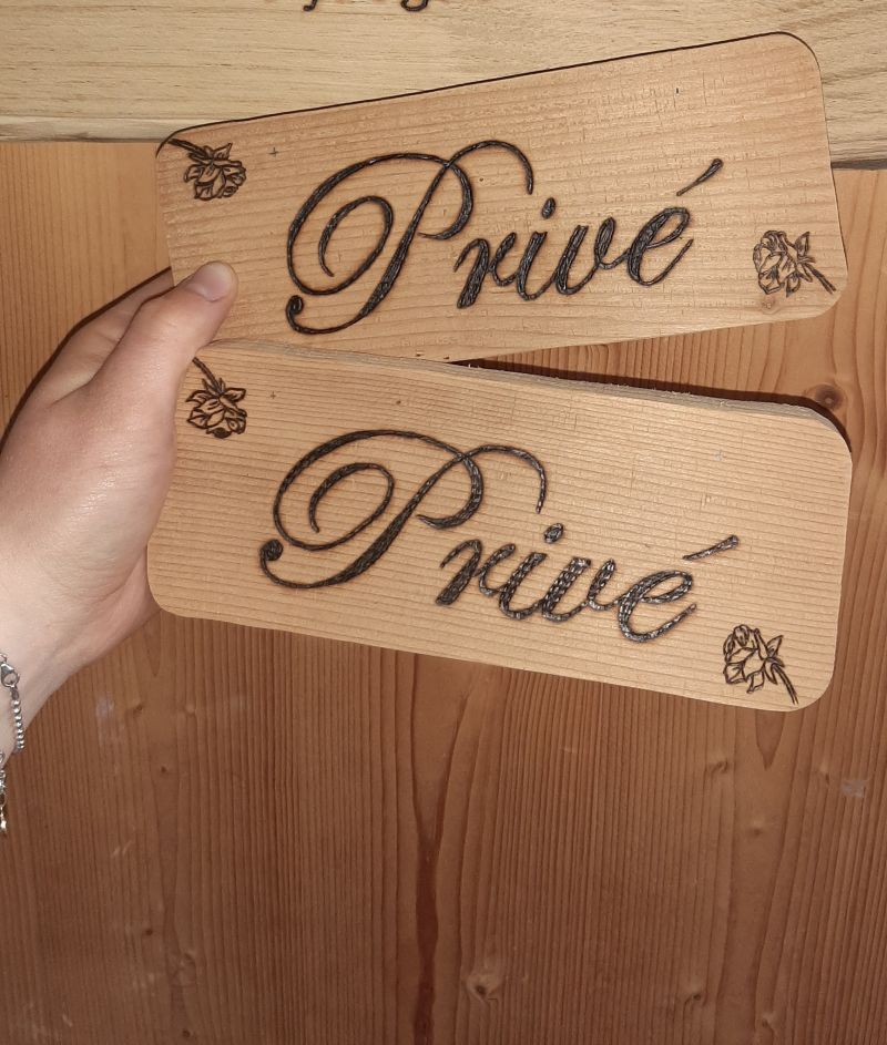 Plaque priv&eacute;e