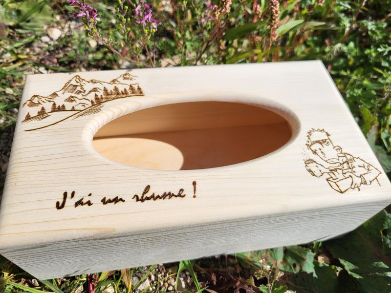 Boite &agrave; mouchoirs