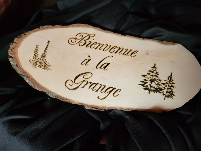 Plaque bois bienvenue &agrave; la grange 