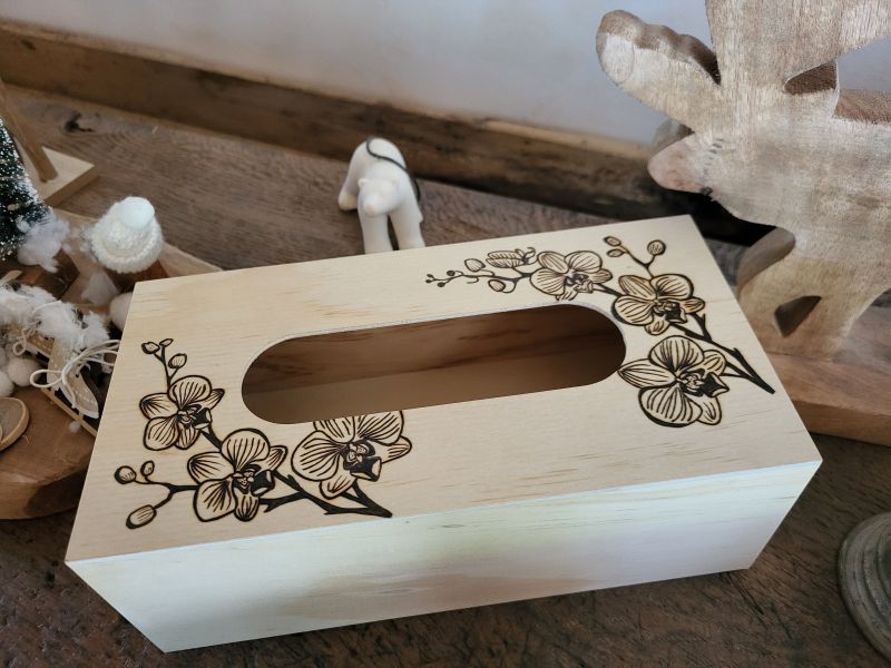 Boite &agrave; mouchoirs 